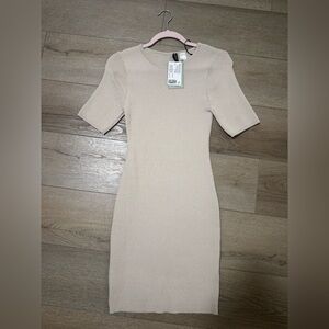 H&M Beige Ribbed Midi Dress